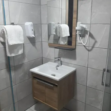Last Point Sueit Aparthotel *