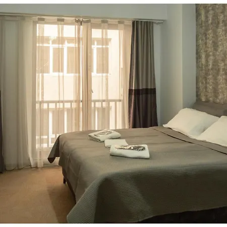 Last Point Sueit Aparthotel *
